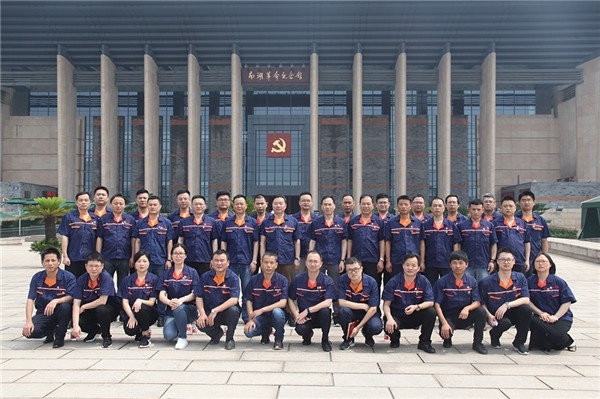 党员干部参观南湖革命留想馆